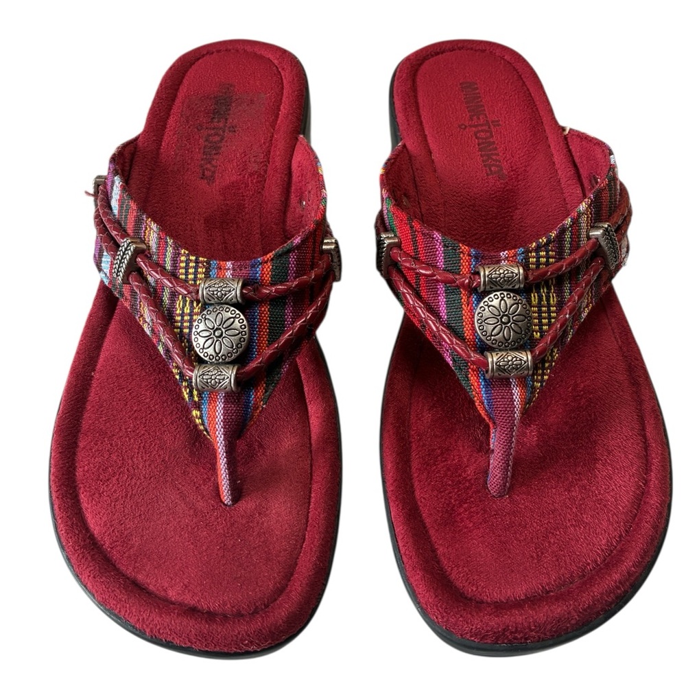 Minnetonka Silverthorne 360 Thong Sandal, Raspberry, Size 6, Comfort Collection